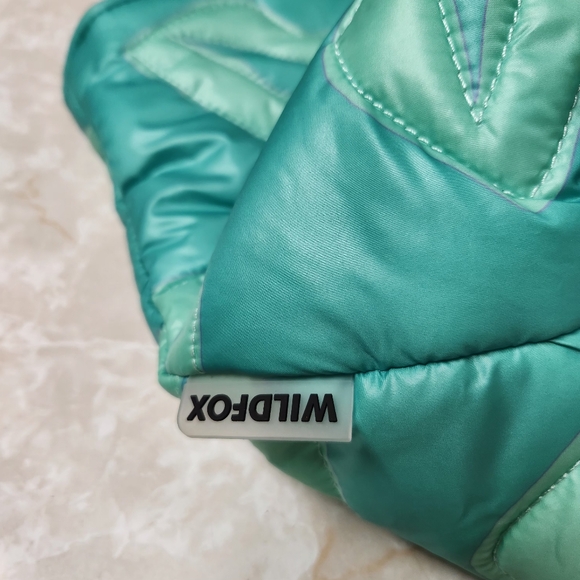 WILDFOX Lips Quilted Green Puffy Tote New - Picture 8 of 13